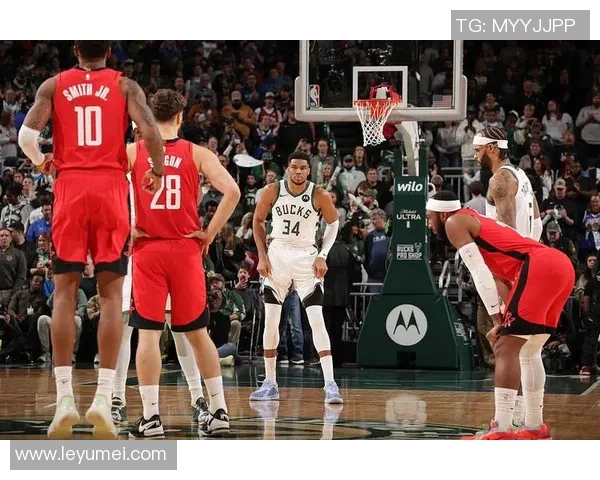 07年火箭与雄鹿精彩对决录像回顾全场比赛亮点与精彩瞬间分析