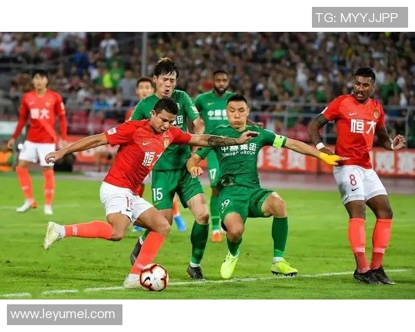 精彩对决正在直播恒大与国安的巅峰之战球迷们快来围观吧 精彩对决正在直播恒大与国安的巅峰之战球迷们快来围观吧