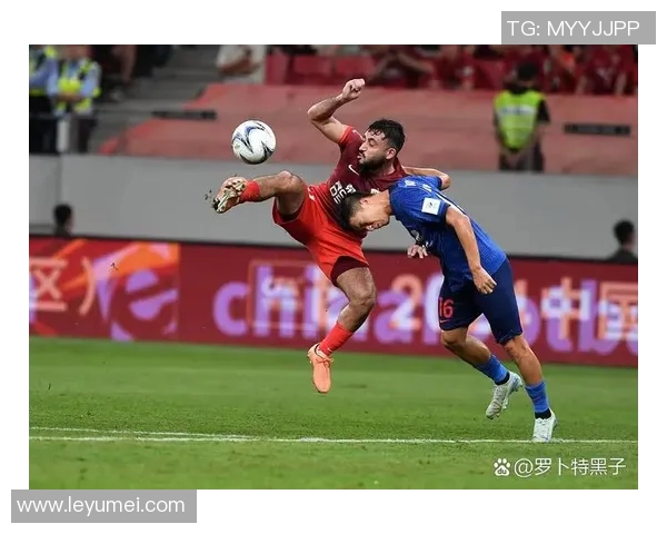 阿贾克斯与里昂的精彩对决揭示欧洲足球新格局 阿贾克斯与里昂的精彩对决揭示欧洲足球新格局