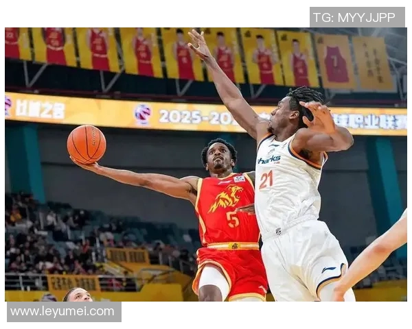 广州篮球队在奥运会积分榜上以73分稳居第一名展现强劲实力 广州篮球队在奥运会积分榜上以73分稳居第一名展现强劲实力