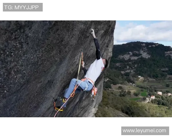 广州攀岩队区域防守战术解析与攀岩热点探讨MBA